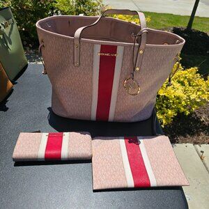 Michael Kors Large tote with 2 matching wallets